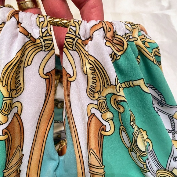 Cache Medium sized bra top built in sexy metallic woven and chain golden color - Picture 4 of 12